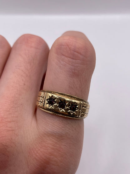 Heavy 9ct gold garnet gypsy ring