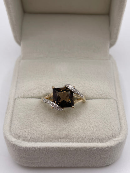 9ct gold Smokey quartz and diamond ring