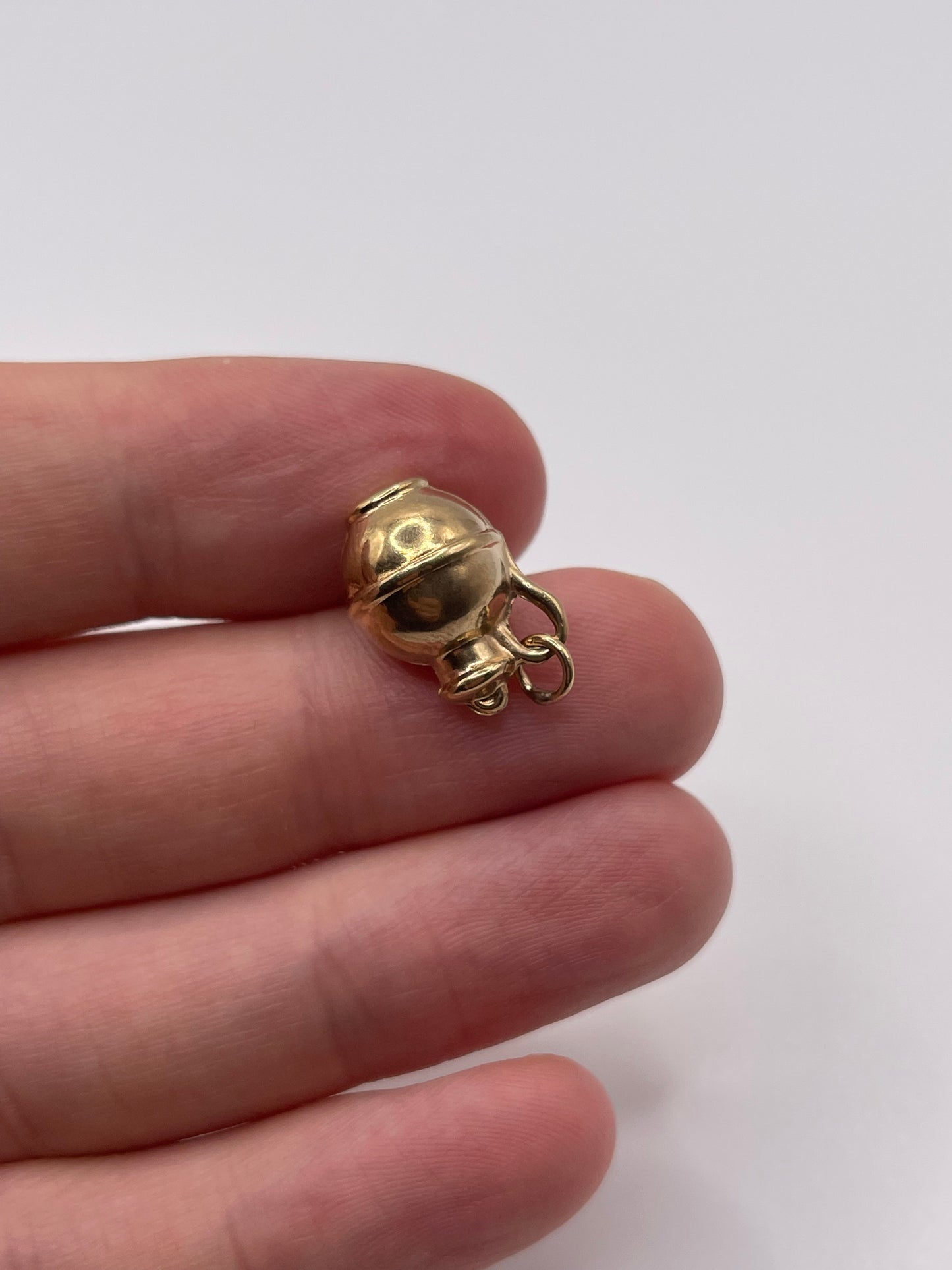 9ct gold jug charm