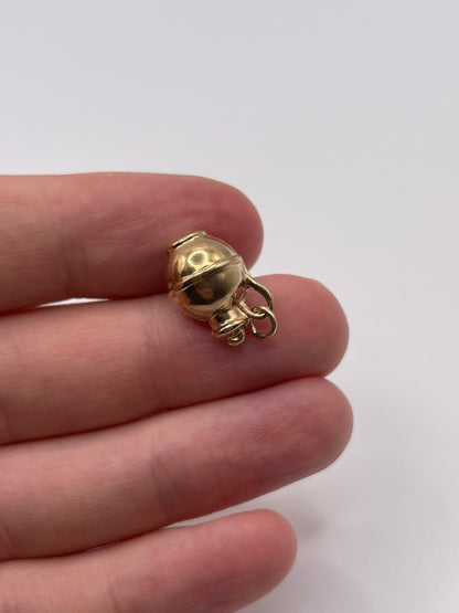 9ct gold jug charm