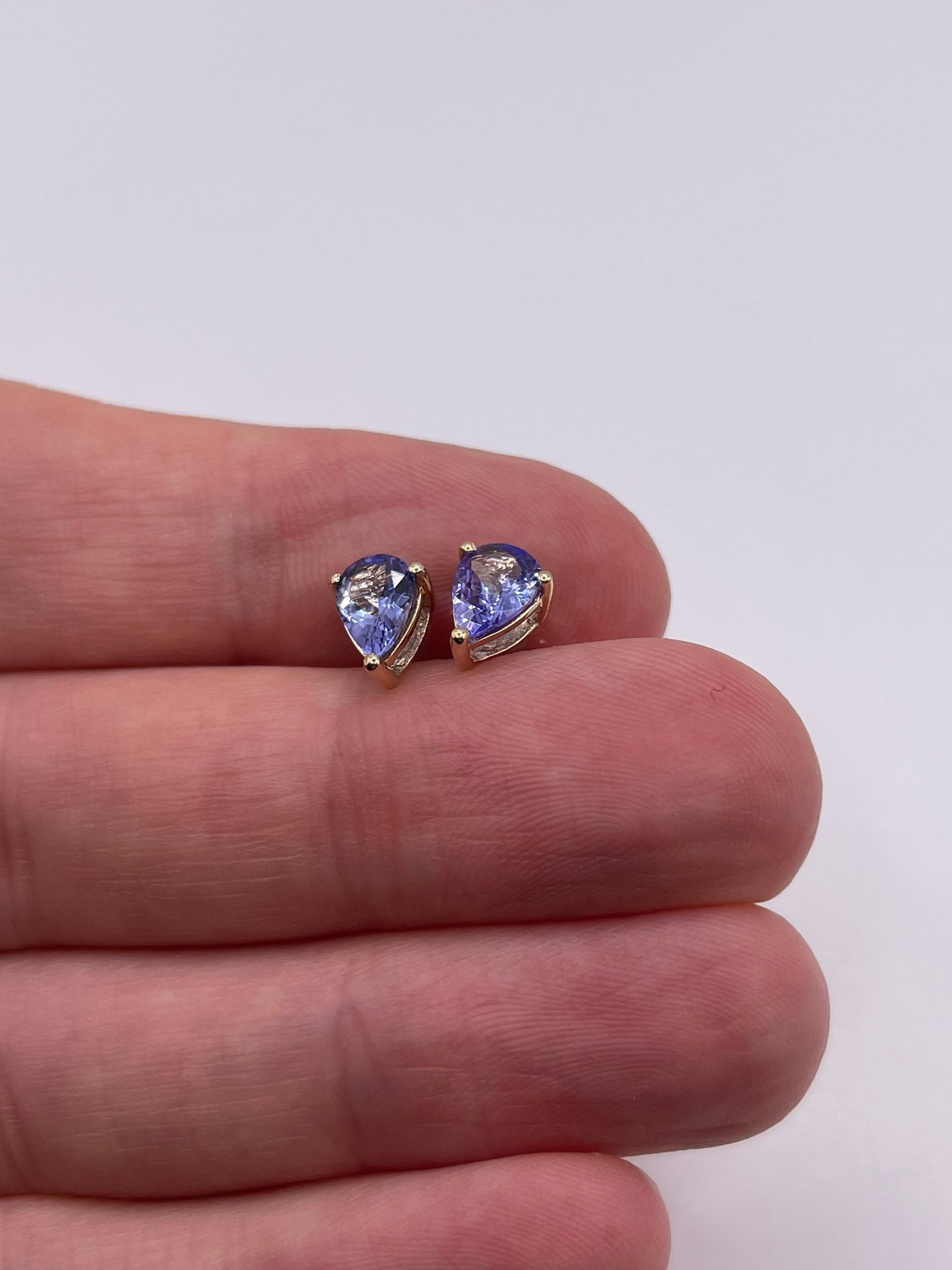 9ct gold tanzanite earrings