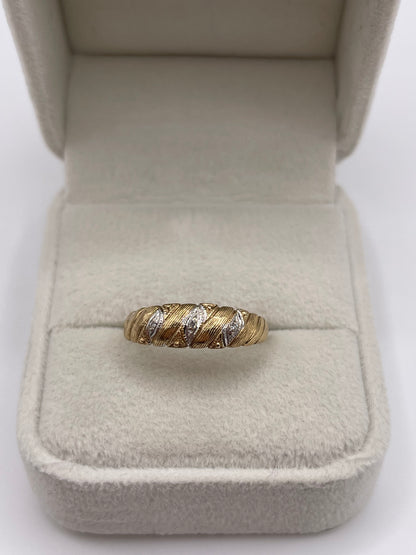 9ct gold diamond croissant ring