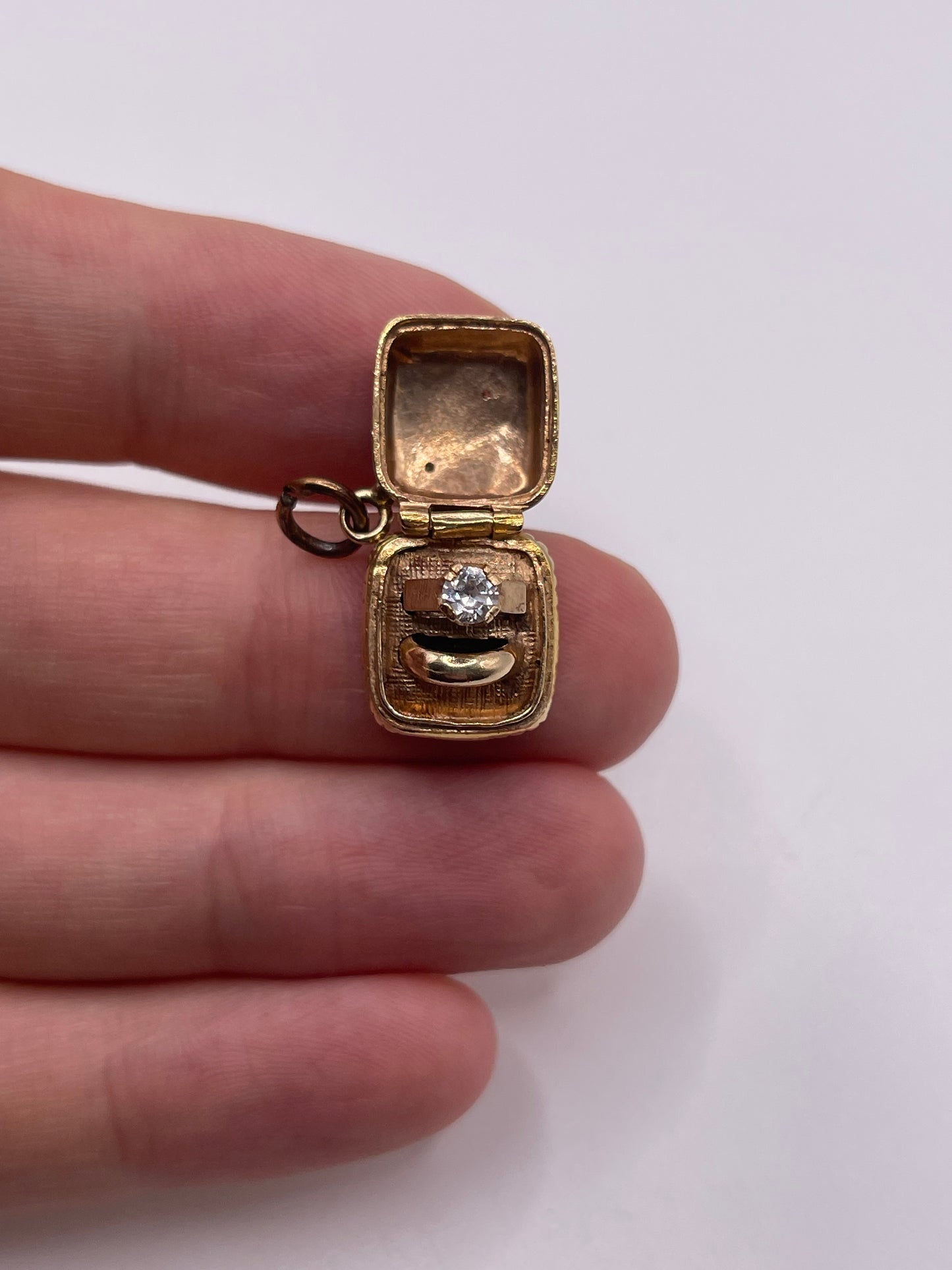 9ct gold engagement ring charm