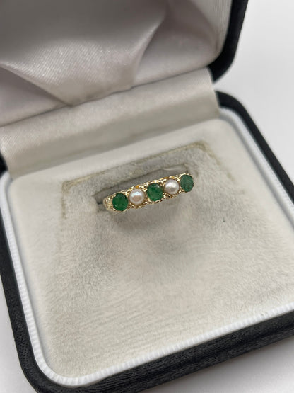 9ct gold emerald and pearl ring