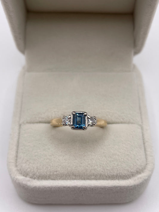 9ct gold topaz and diamond ring