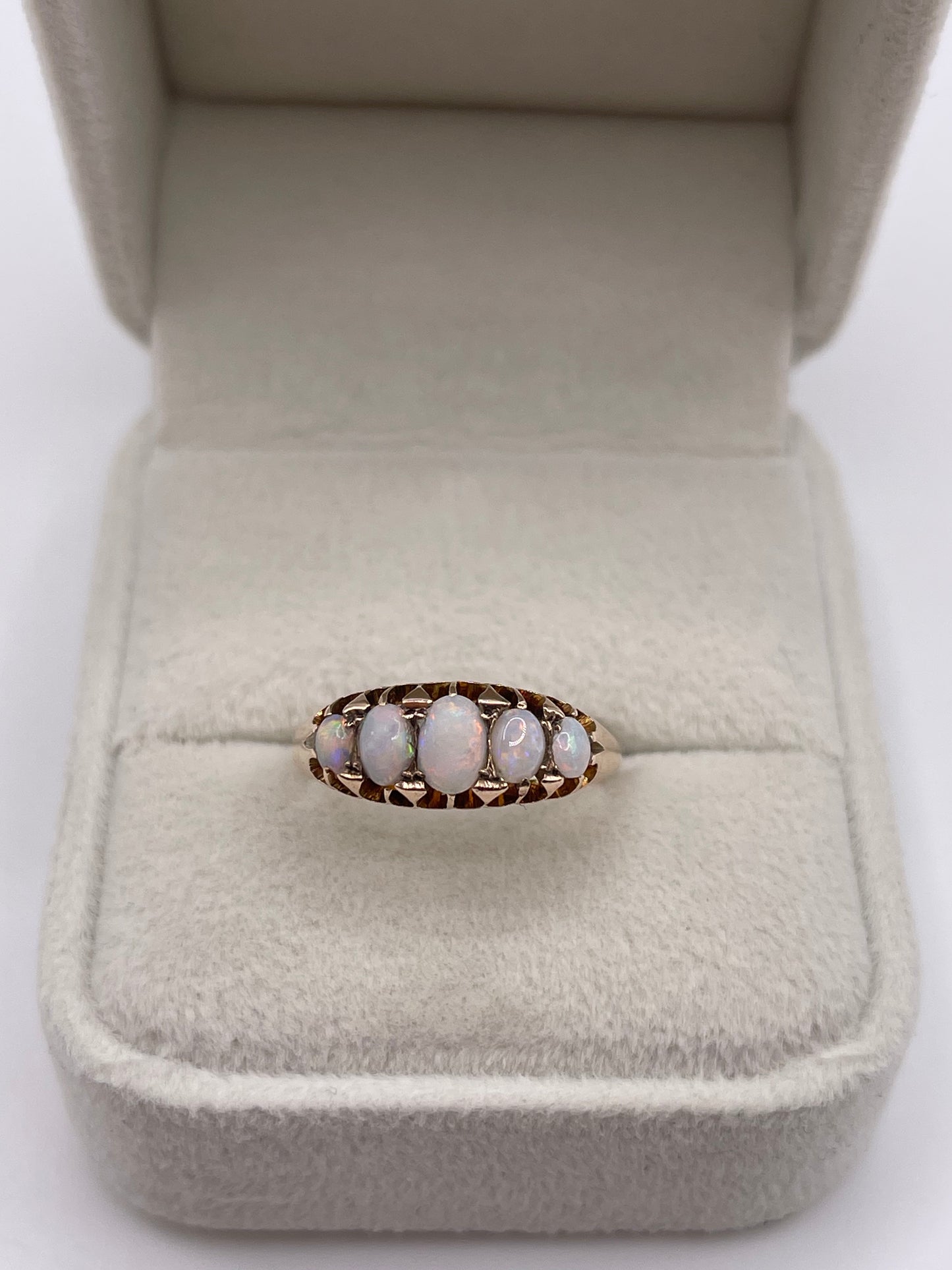Antique 9ct rose gold opal ring