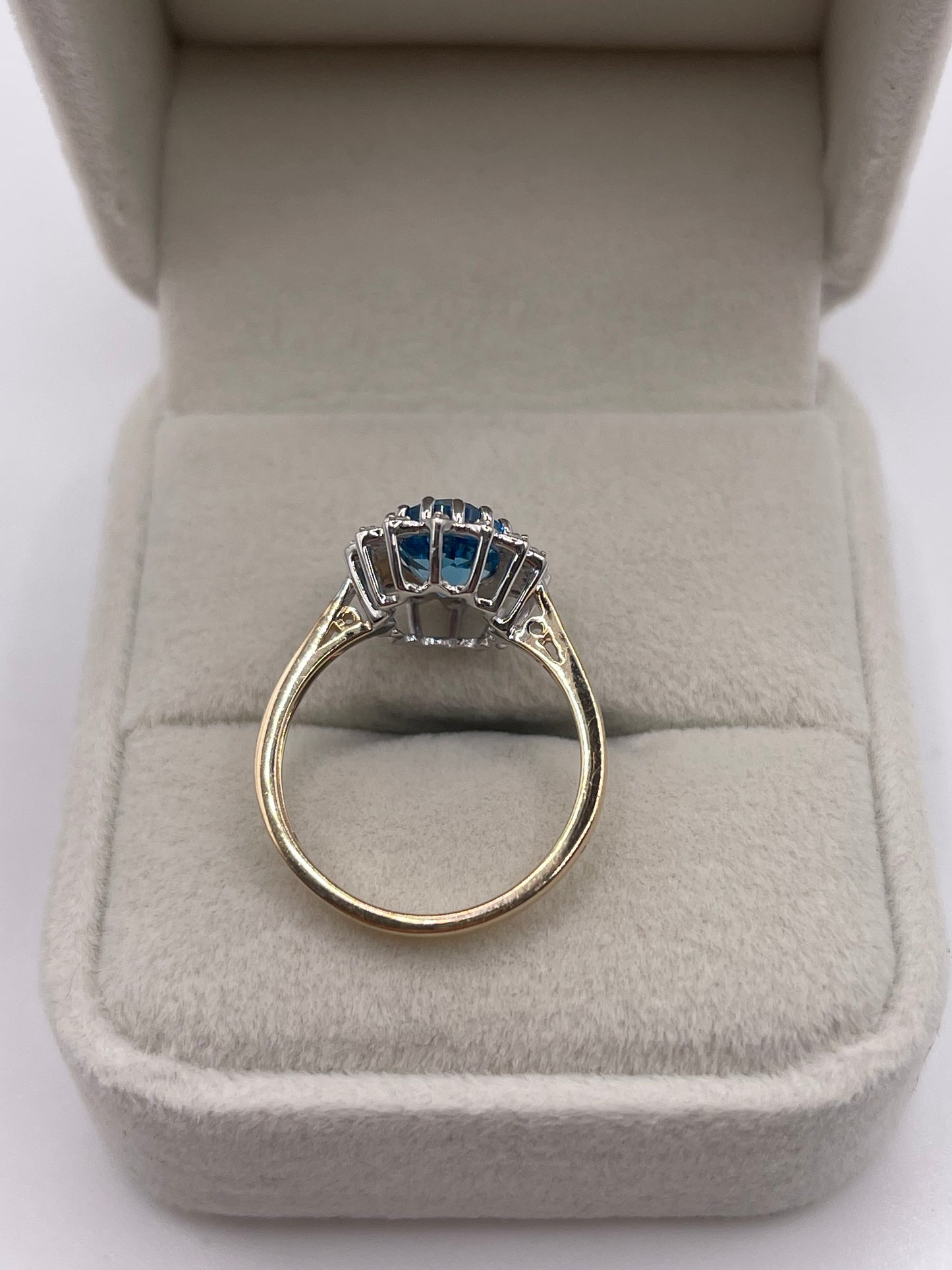 9ct gold topaz and diamond ring