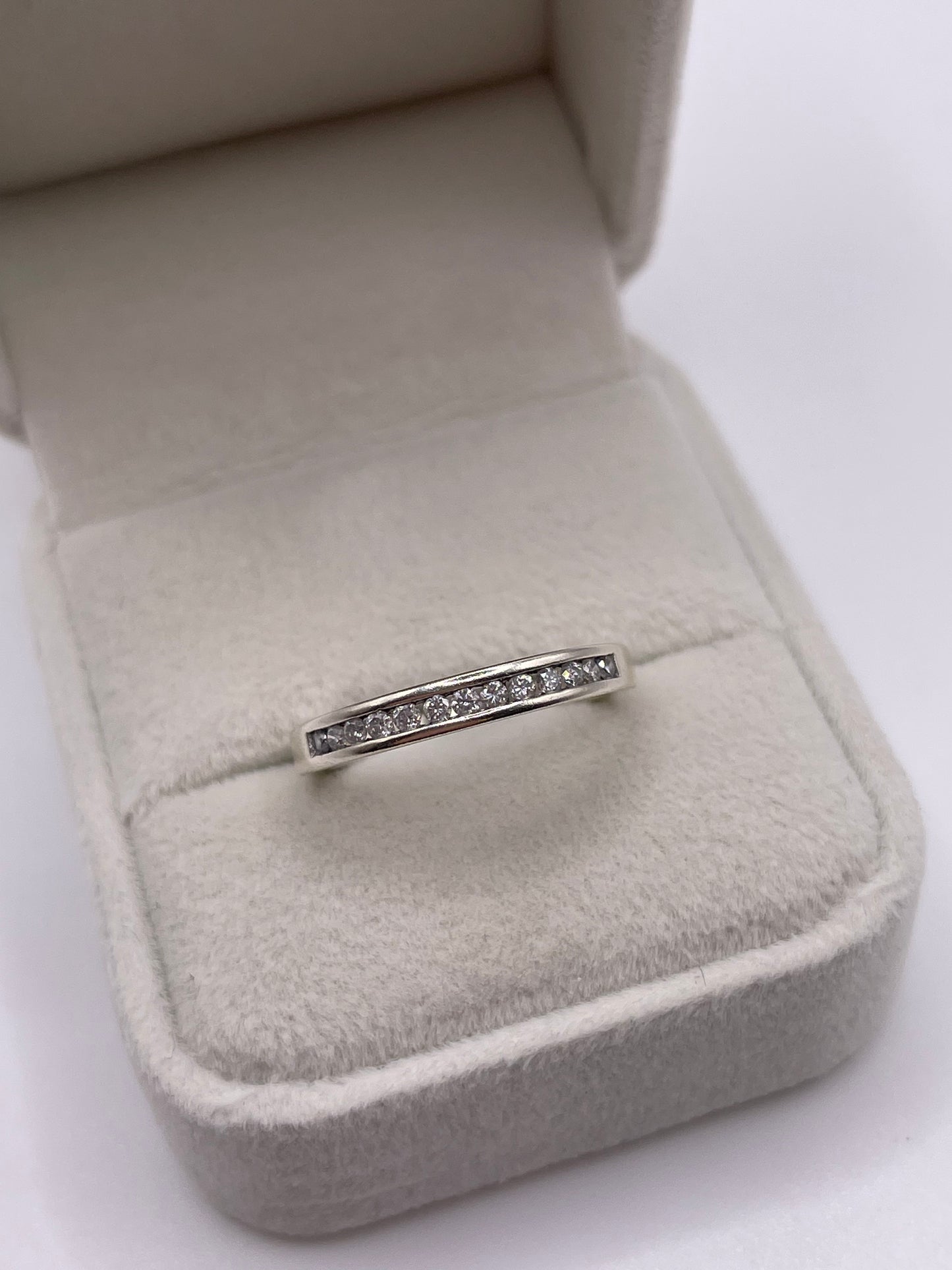 9ct white gold diamond ring