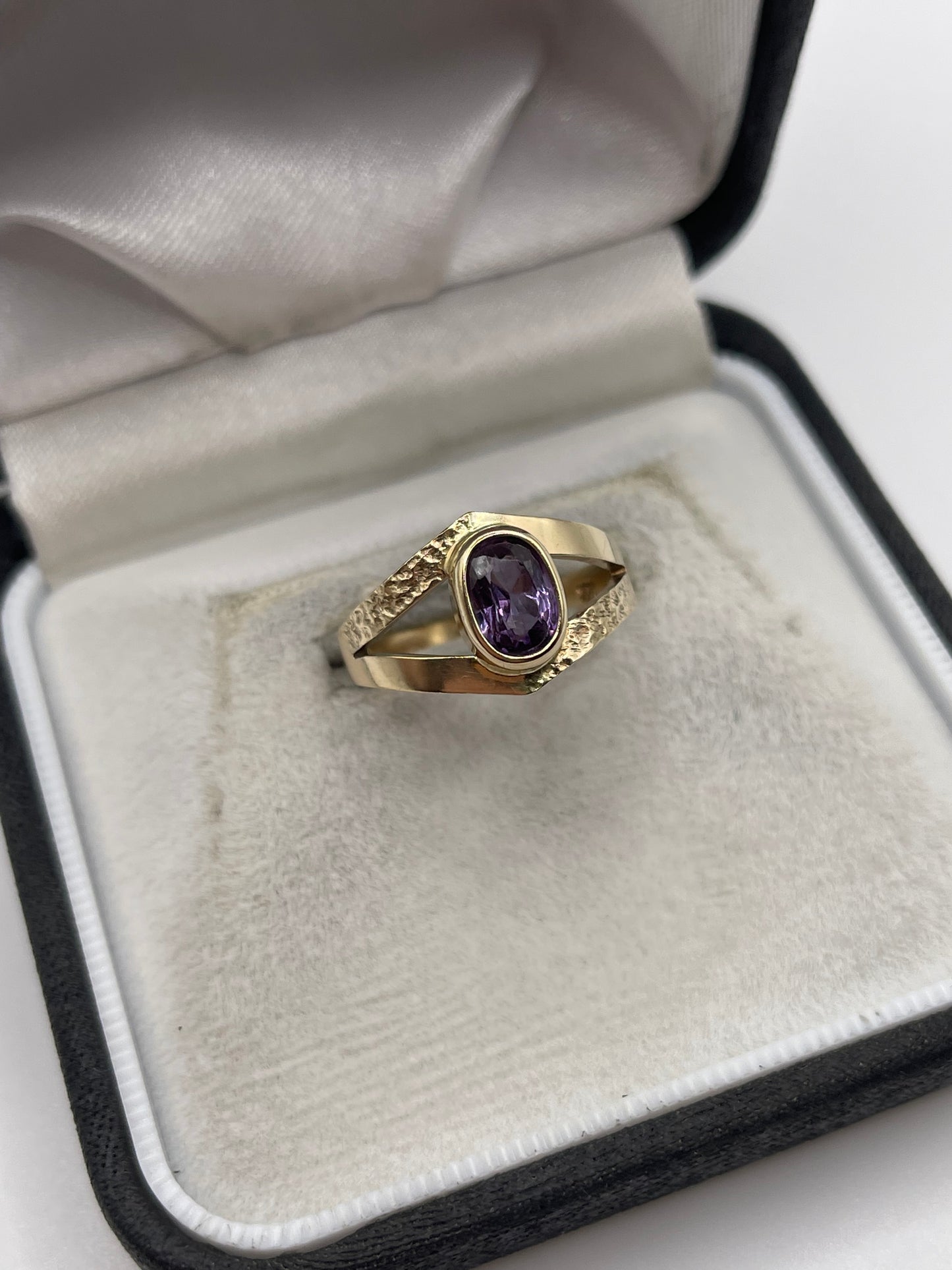 9ct gold amethyst ring