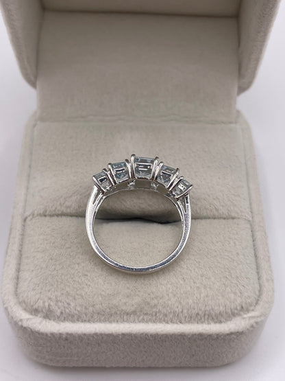 9ct white gold aquamarine ring