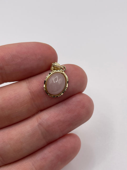 9ct gold jade pendant