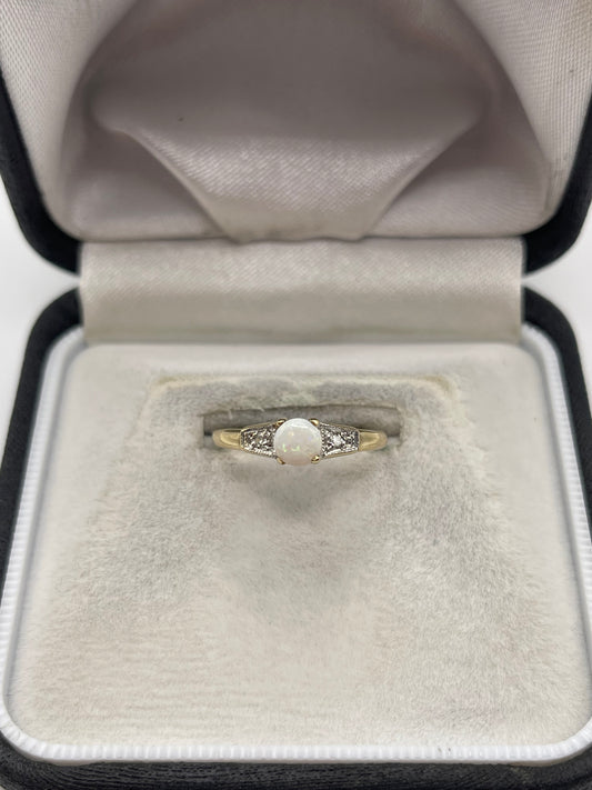 9ct gold opal and diamond ring