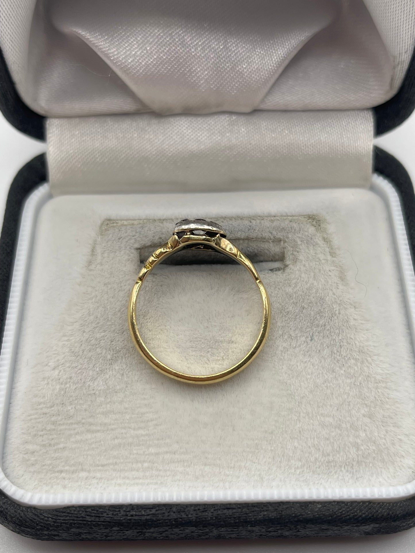 Antique 18ct gold diamond cluster ring