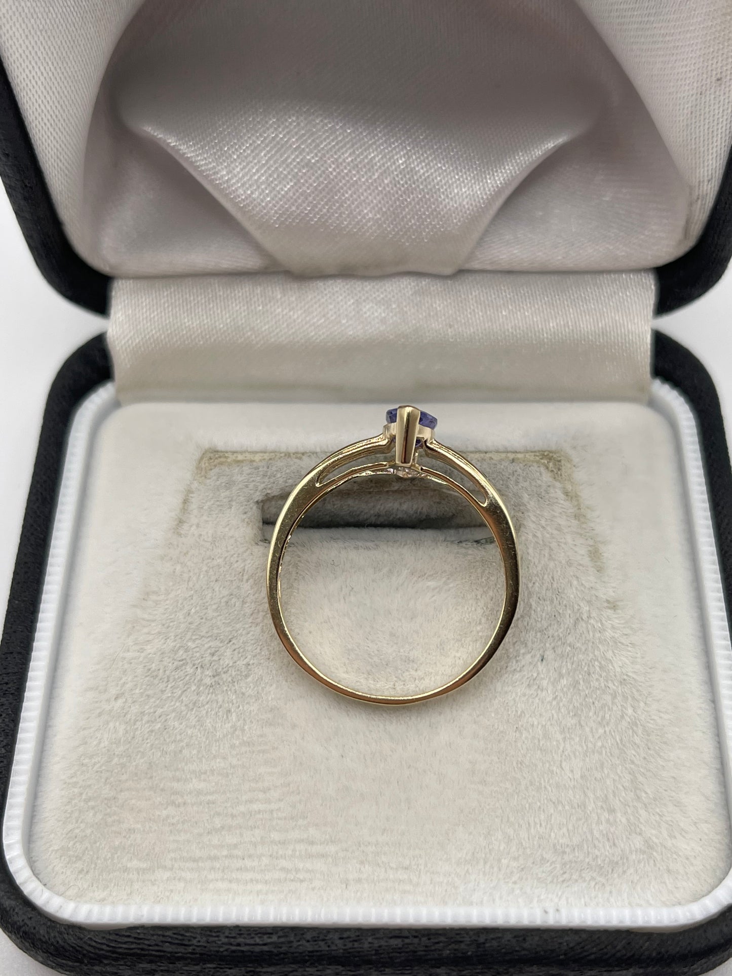 9ct gold tanzanite and zircon ring