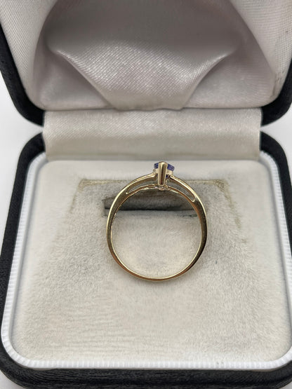 9ct gold tanzanite and zircon ring