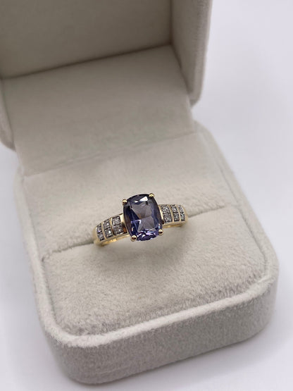9ct gold blueberry quartz and diamond ring