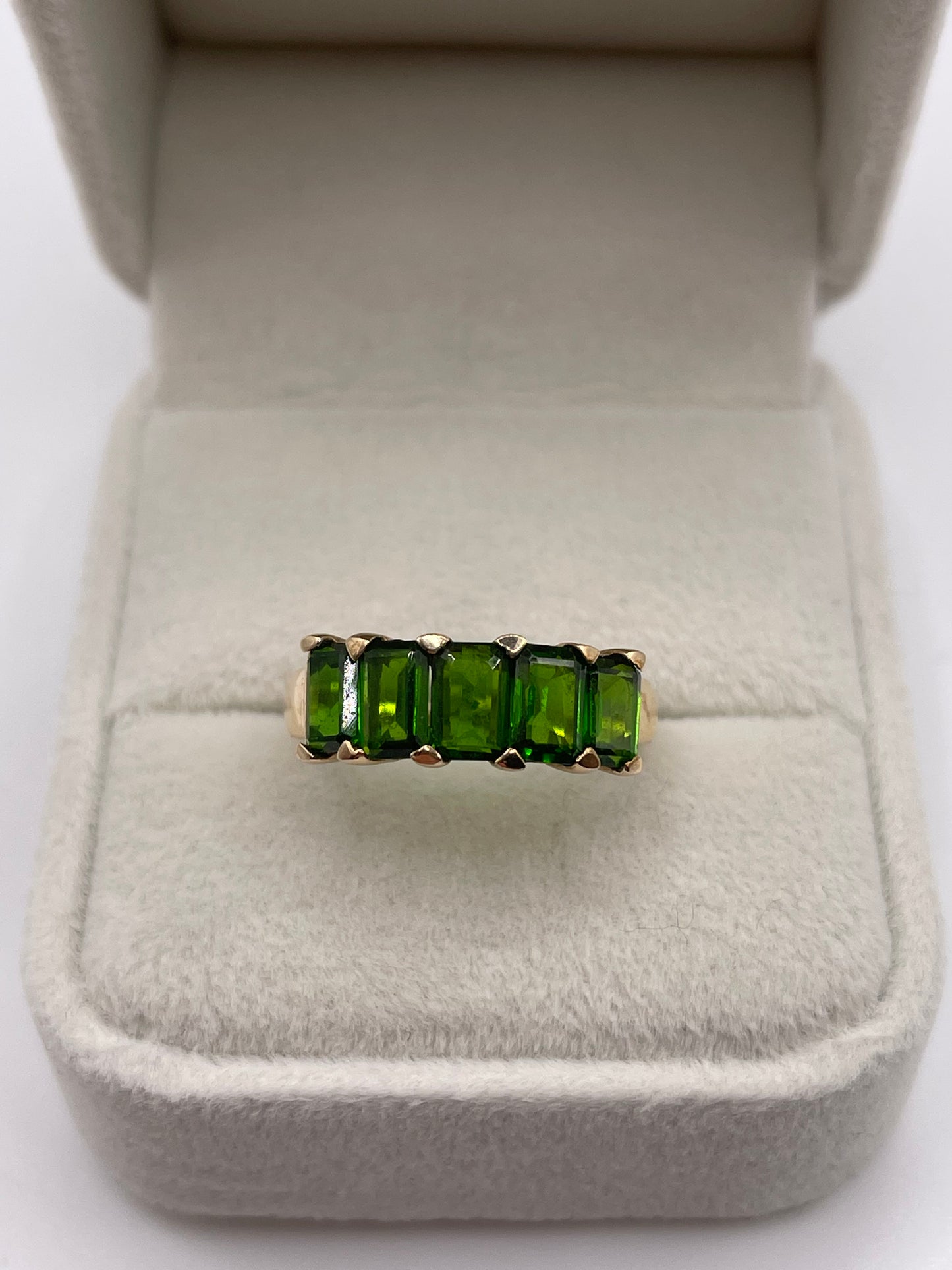 9ct gold diopside ring