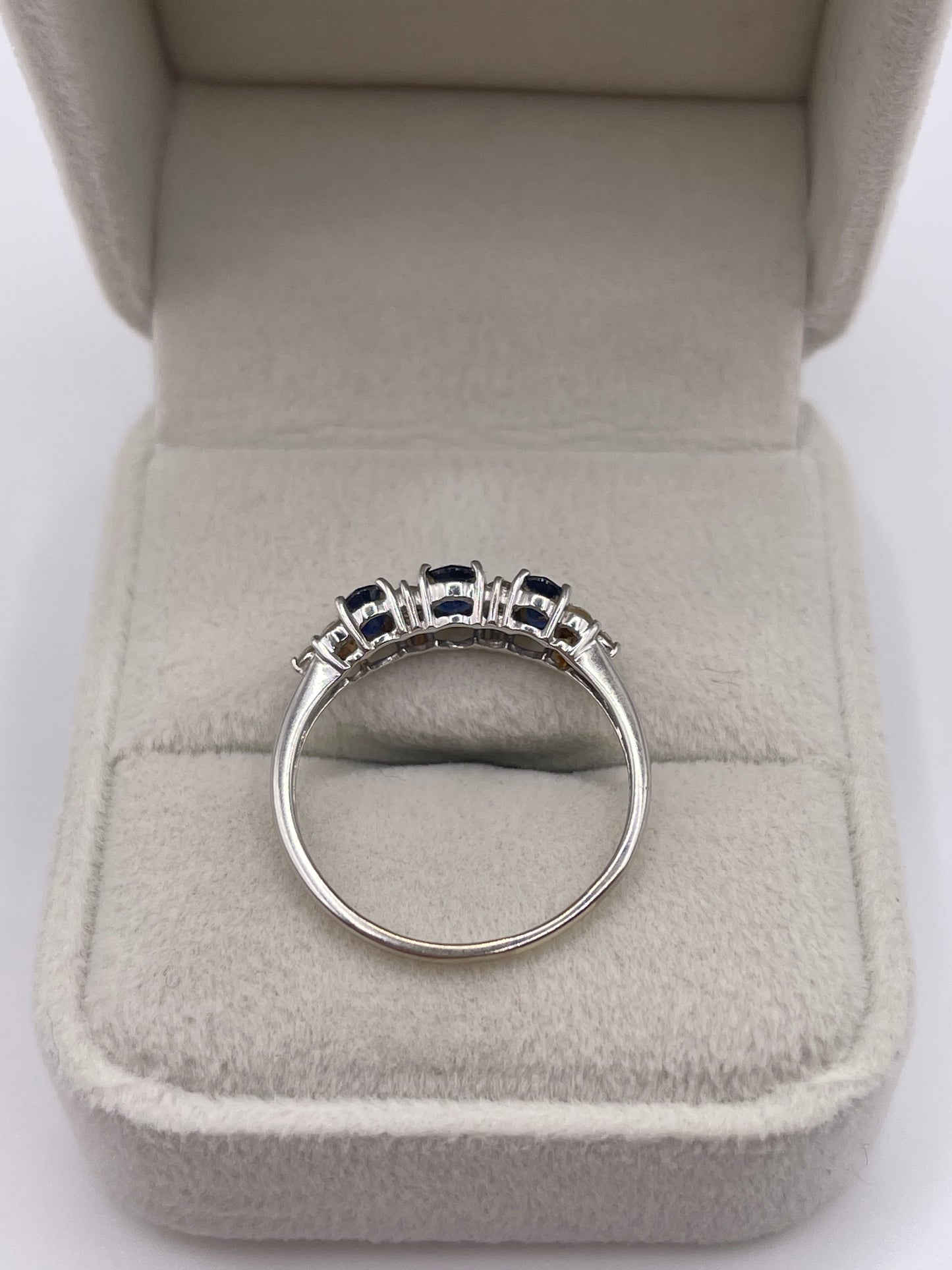 9ct white gold sapphire and diamond ring