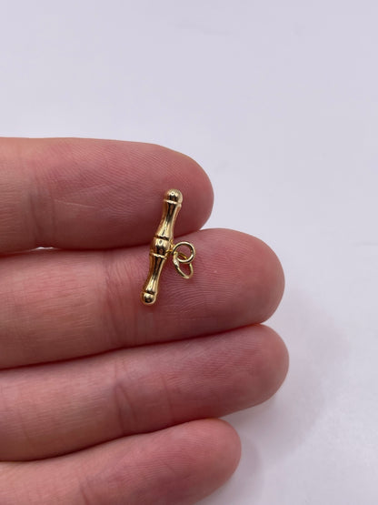 9ct gold t bar pendant