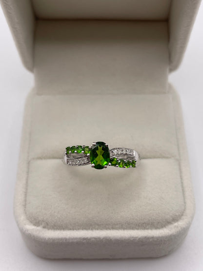9ct white gold diopside and diamond ring