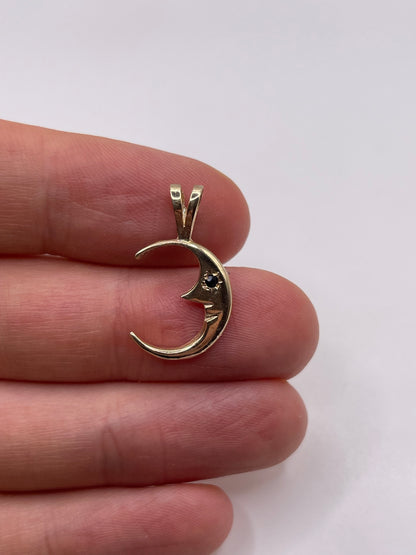 9ct gold sapphire moon pendant