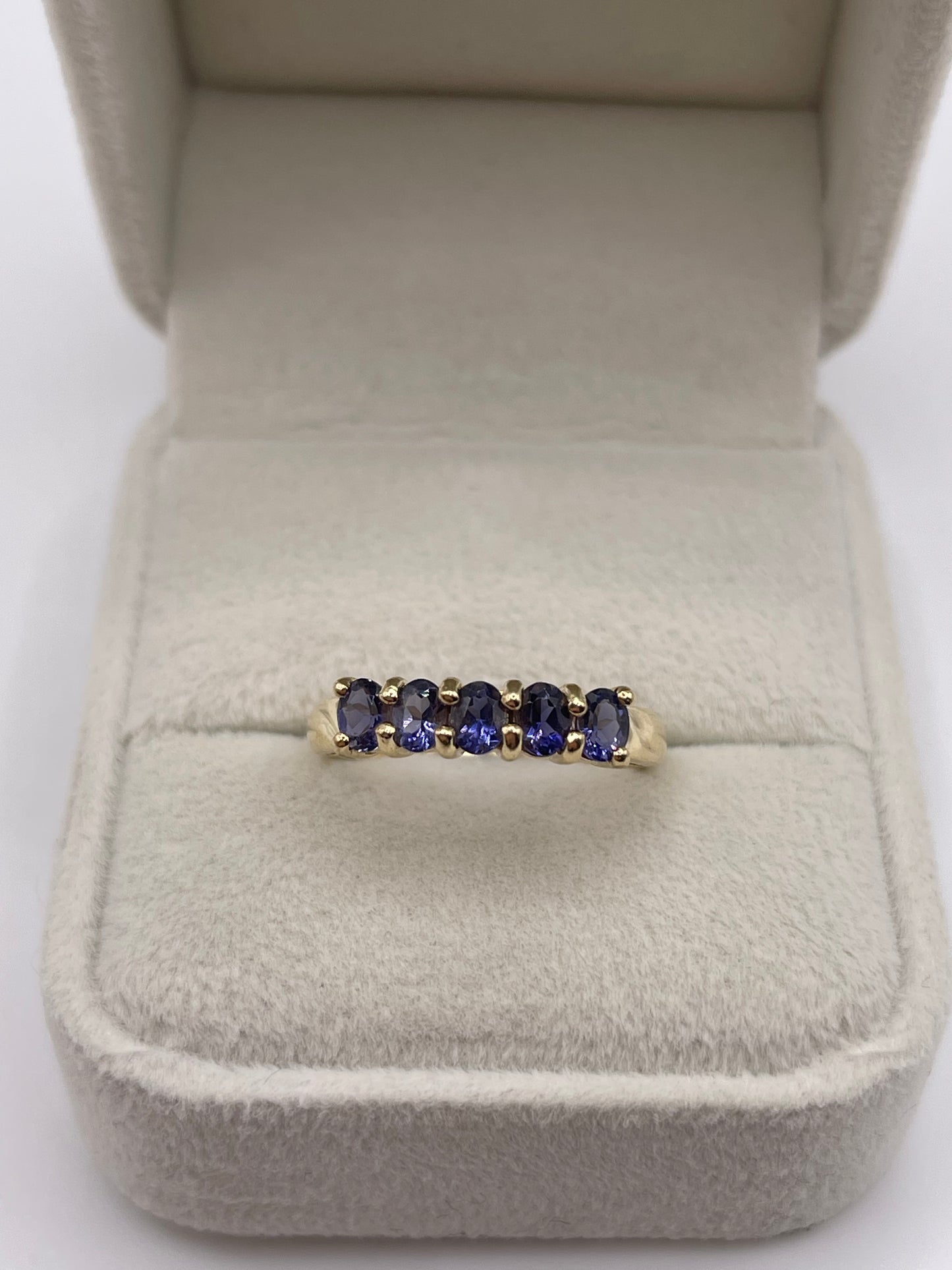 9ct gold iolite ring