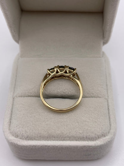 9ct gold quartz ring