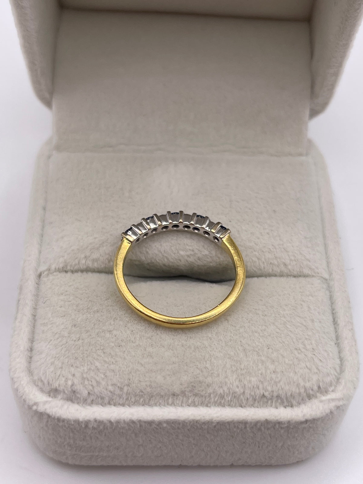 18ct gold sapphire and diamond ring
