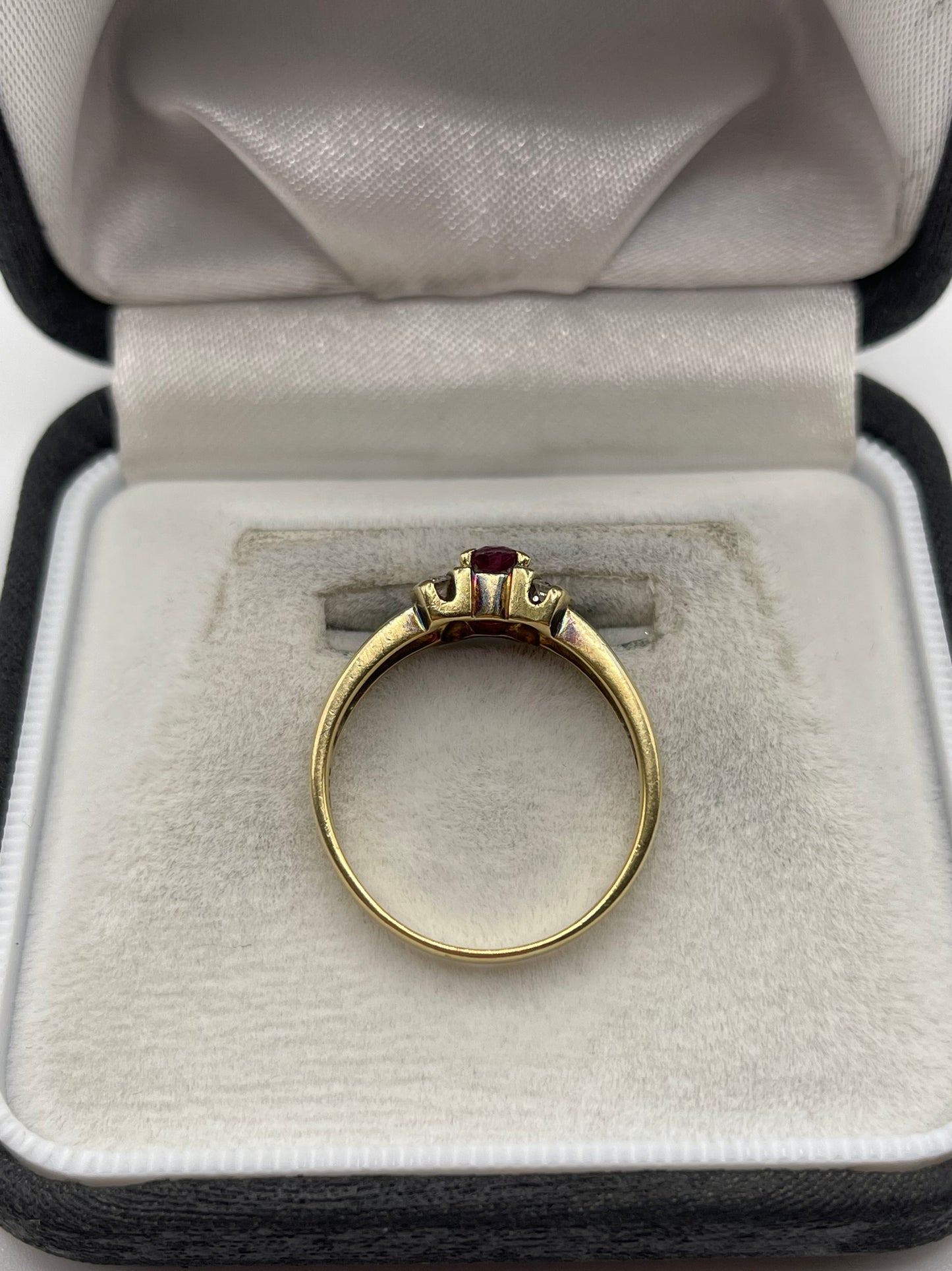18ct gold ruby and diamond ring