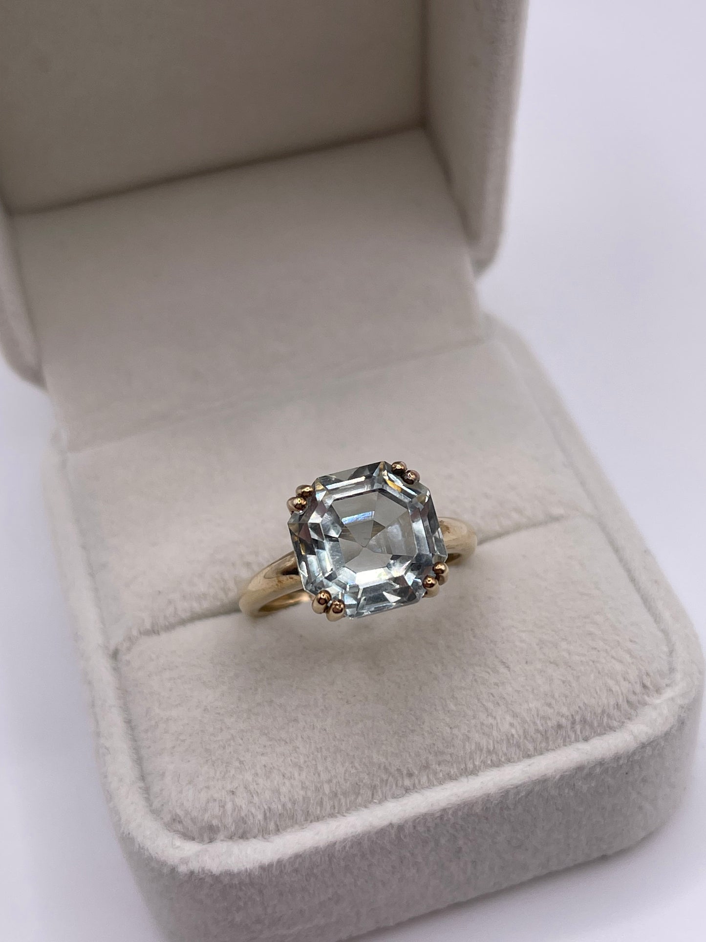 9ct gold green amethyst ring