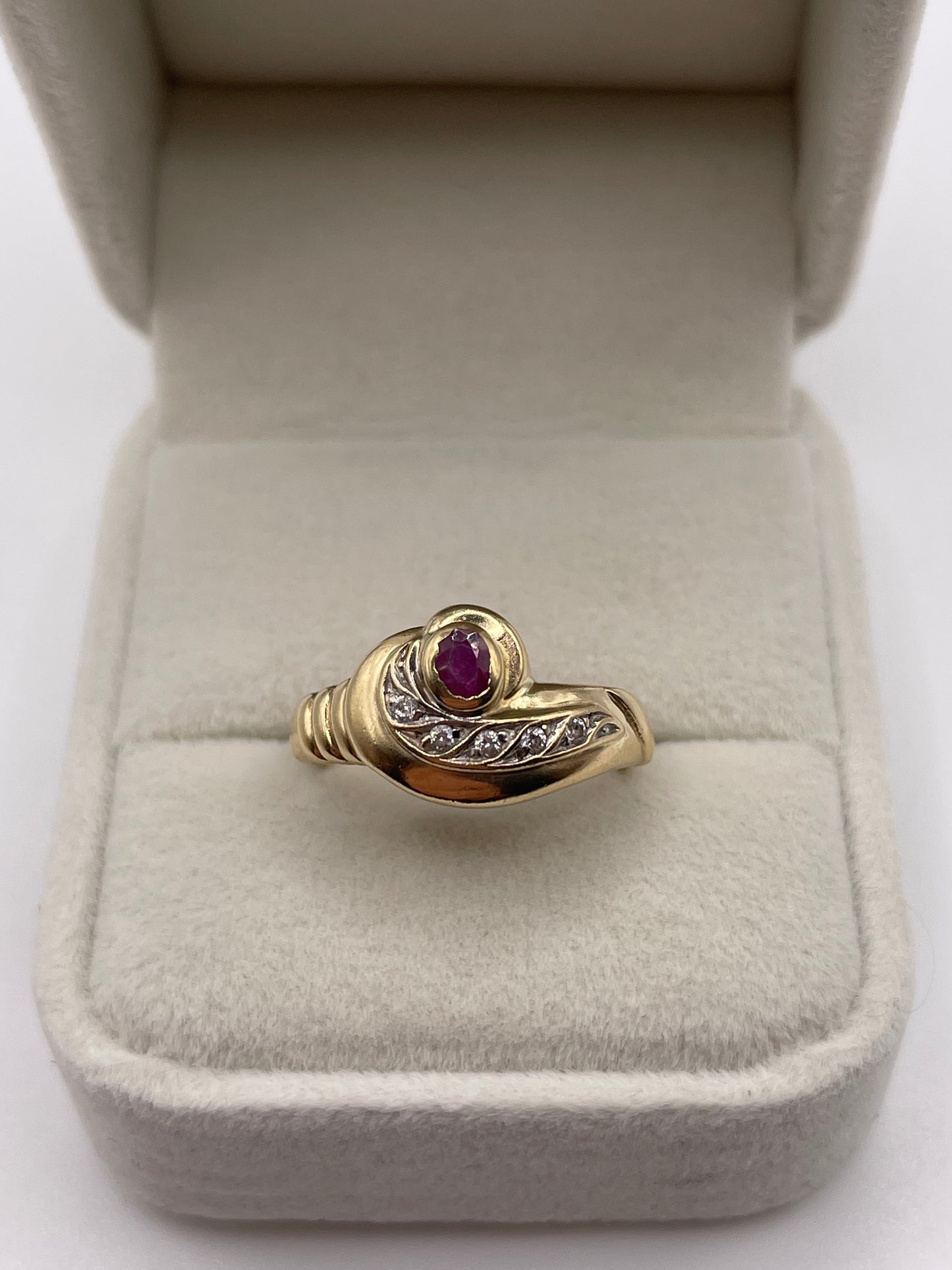 9ct gold ruby and cz ring