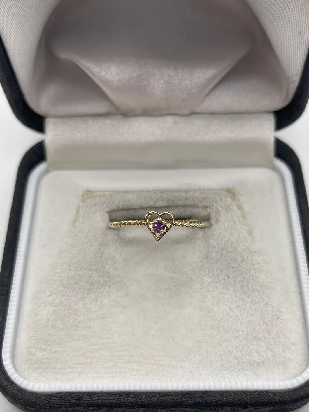 9ct gold amethyst heart ring