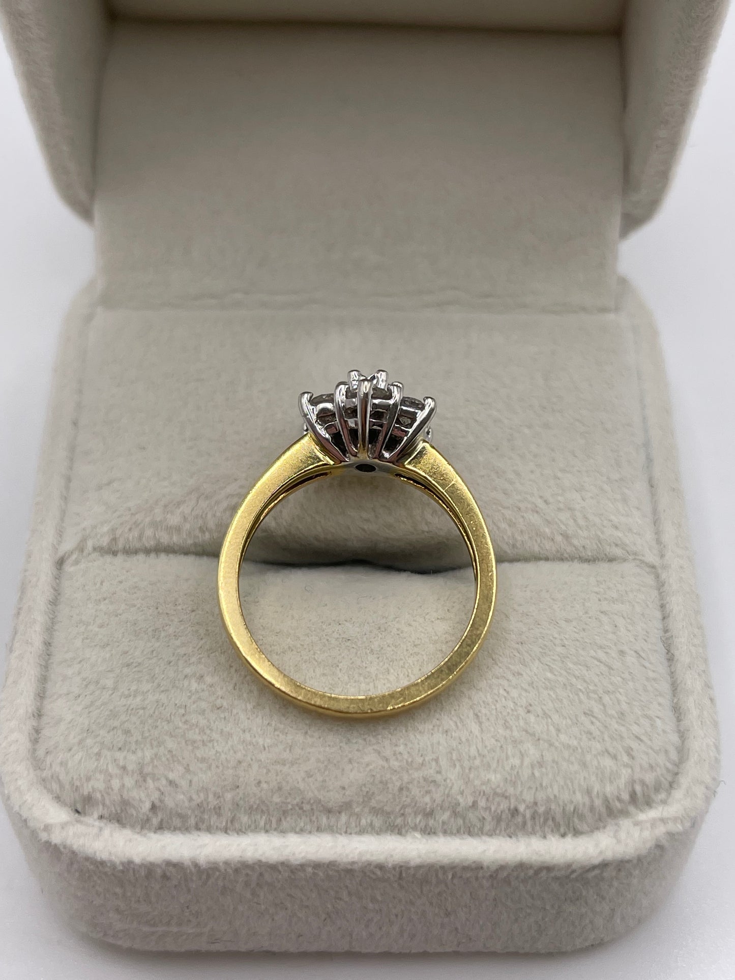 18ct gold 75 point diamond ring