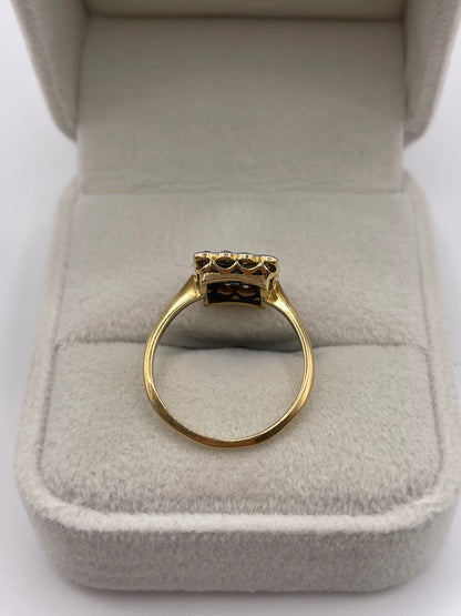18ct gold sapphire and diamond ring