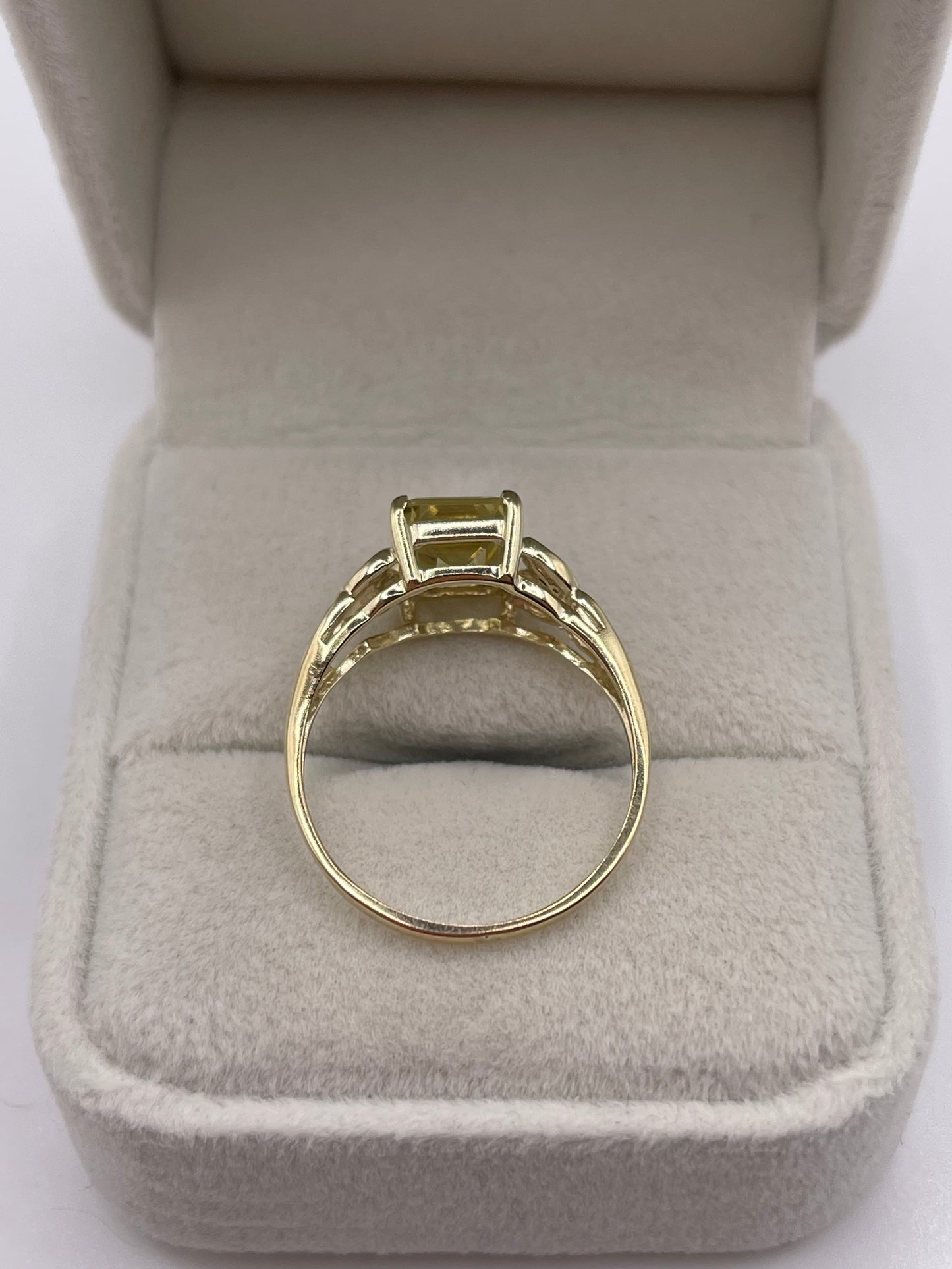 9ct gold quartz and diamond ring