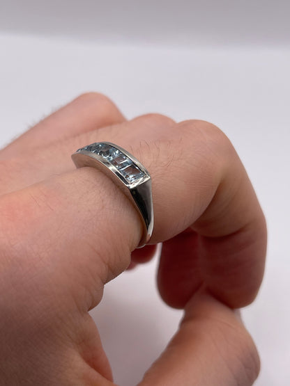 Silver aquamarine ring