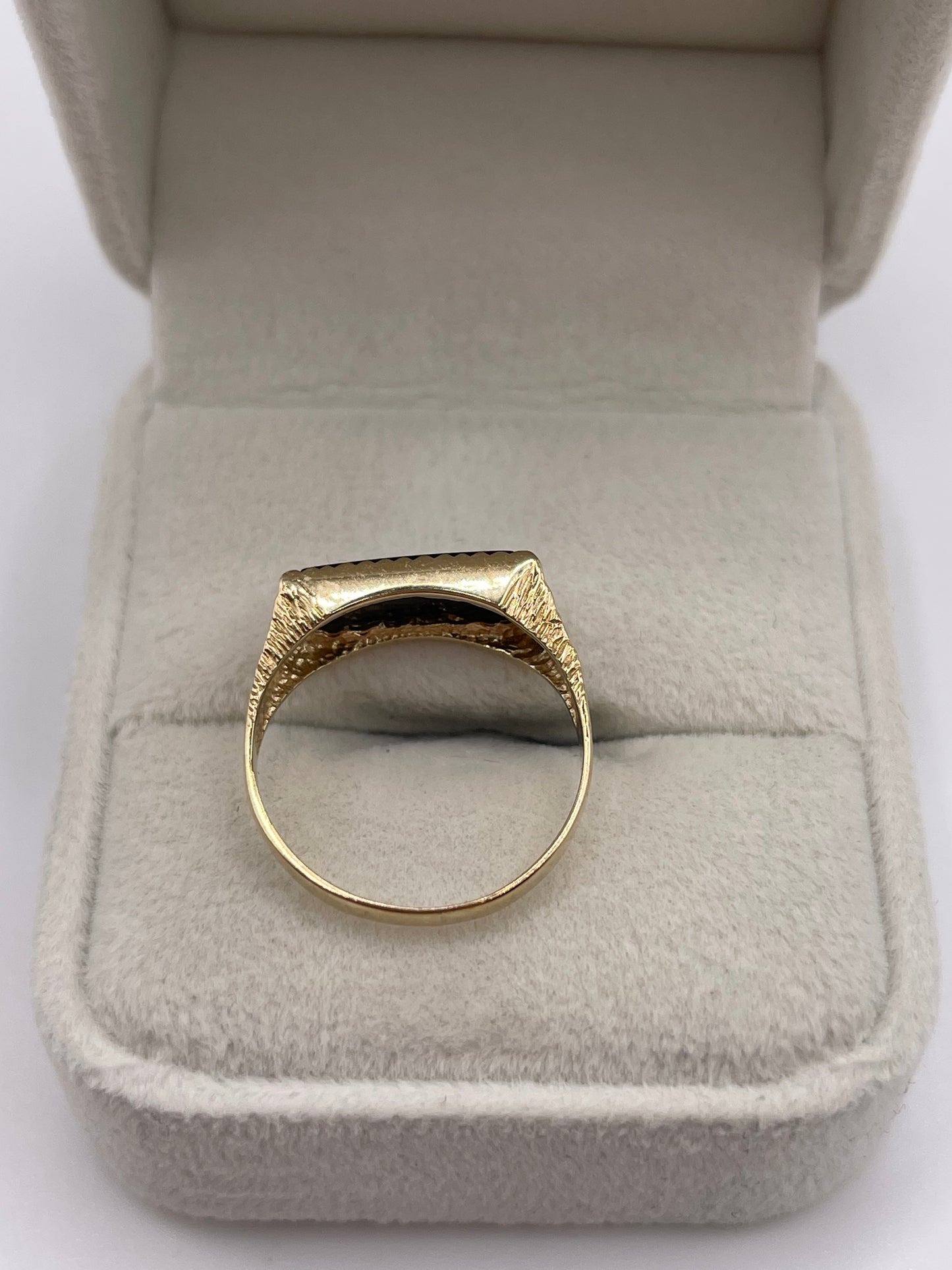 9ct gold onyx signet ring