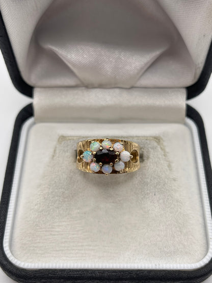 9ct gold garnet and opal ring