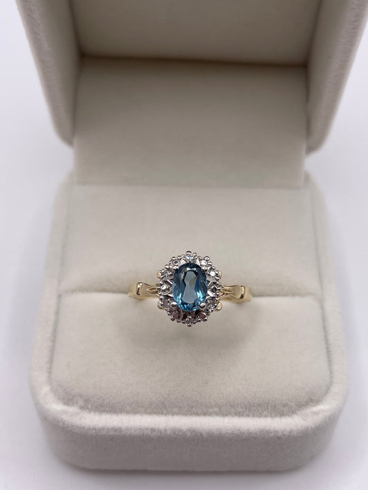 9ct gold topaz and diamond ring