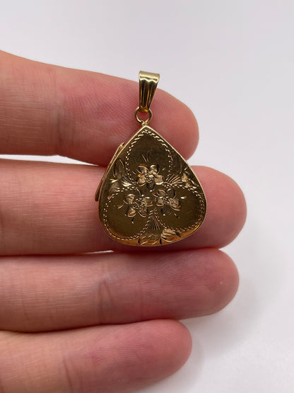 9ct gold locket pendant