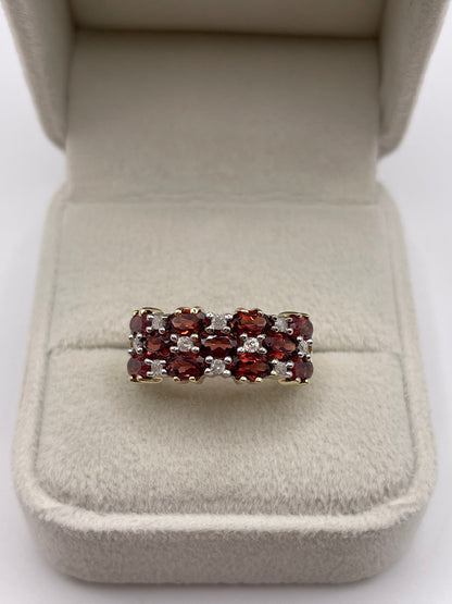 9ct gold garnet and diamond ring