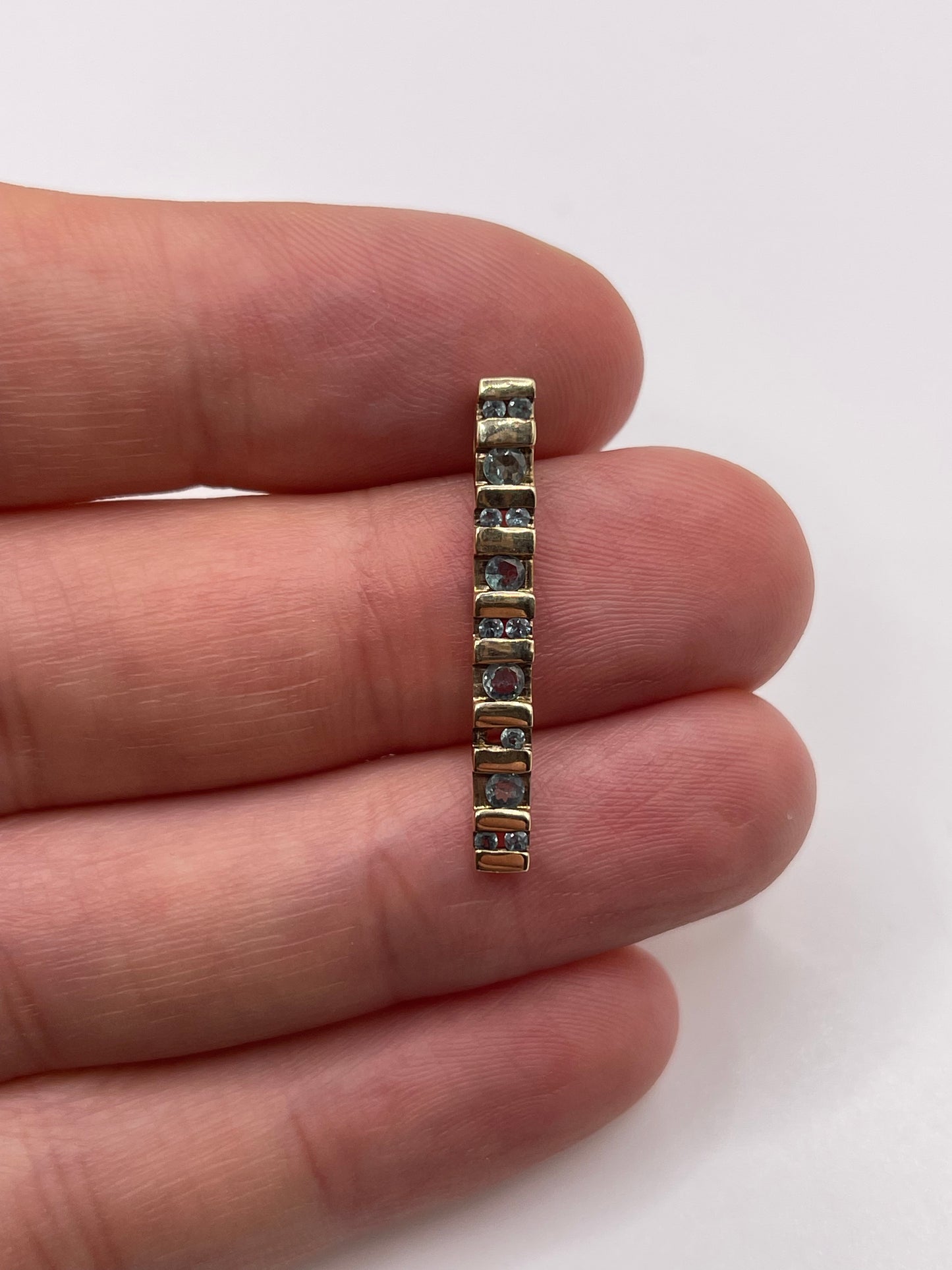 9ct gold alexandrite pendant