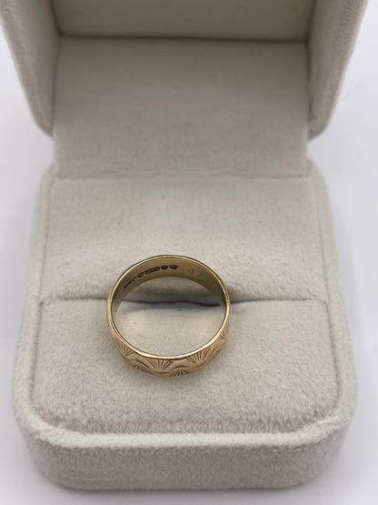 9ct gold patterned band