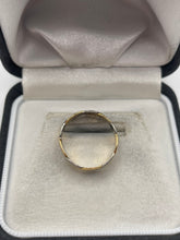 Load image into Gallery viewer, 18ct two tone engraved band
