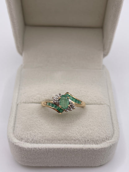 9ct gold emerald and diamond ring