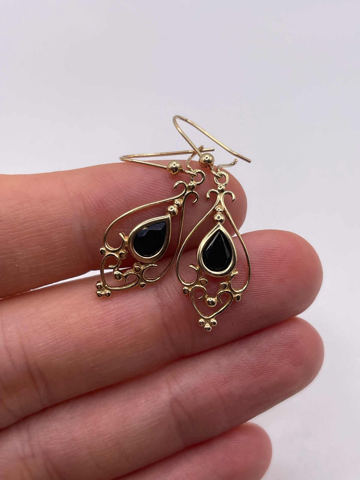 9ct gold sapphire earrings