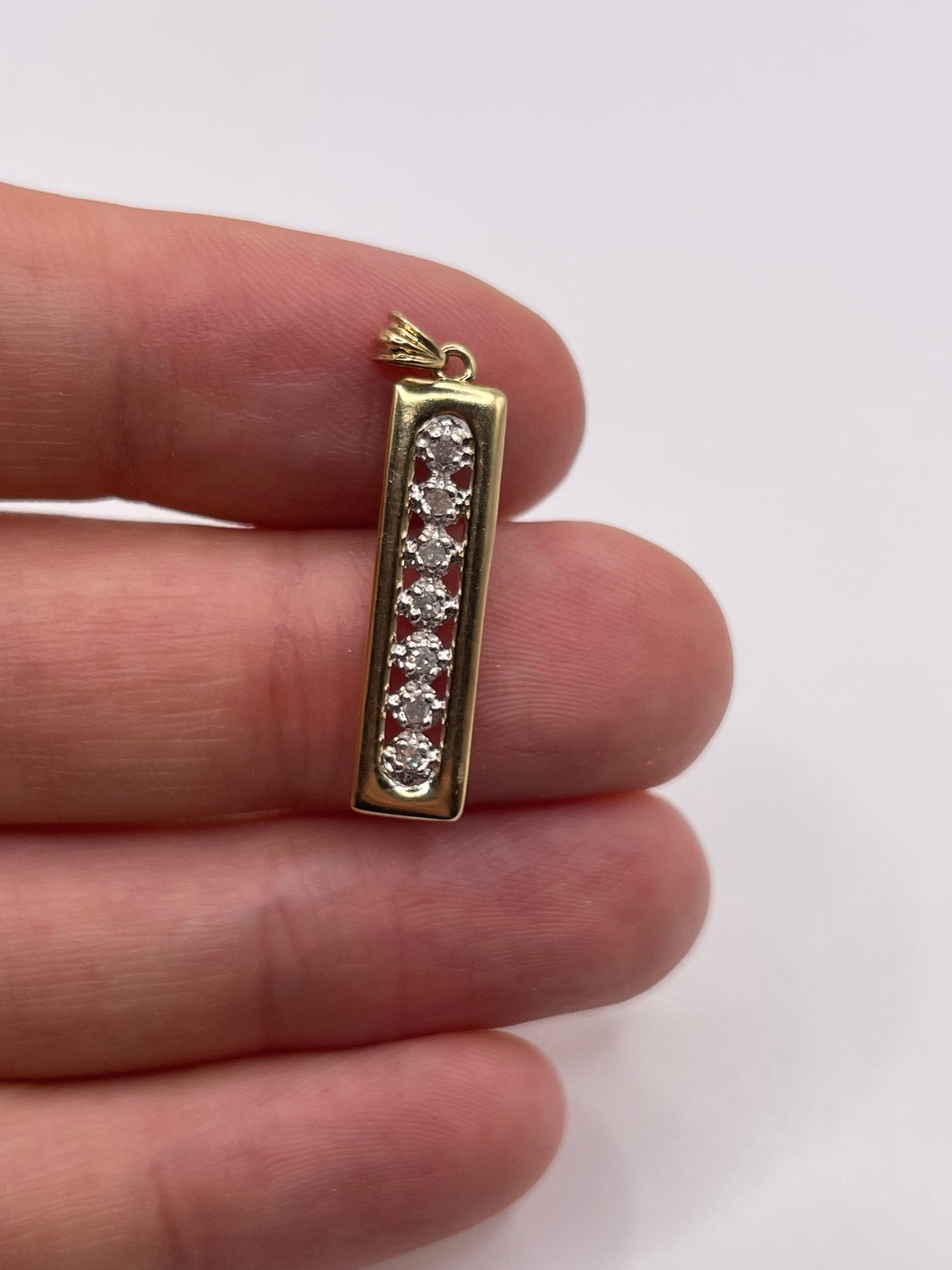 9ct gold diamond pendant