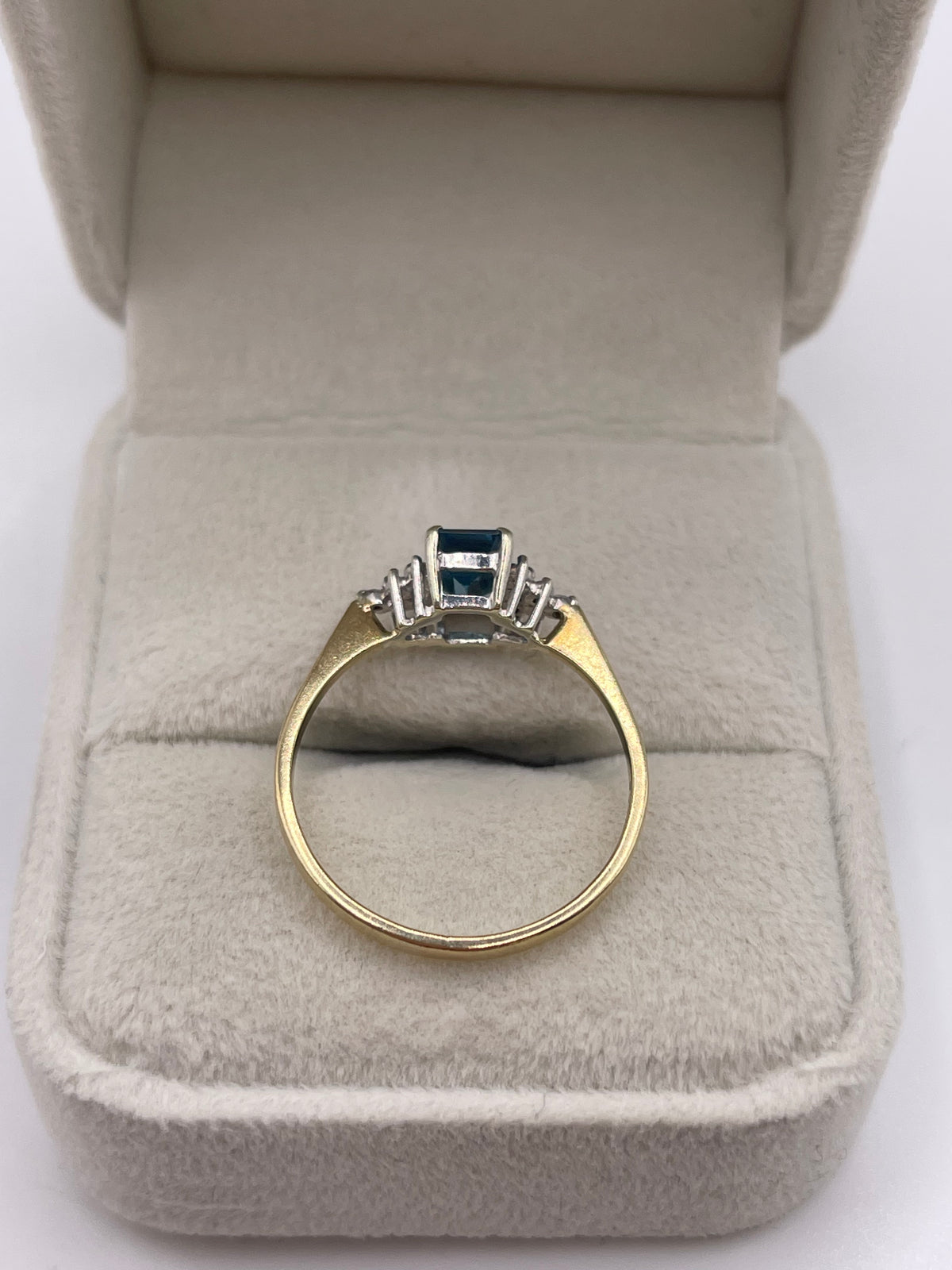 9ct gold topaz and diamond ring