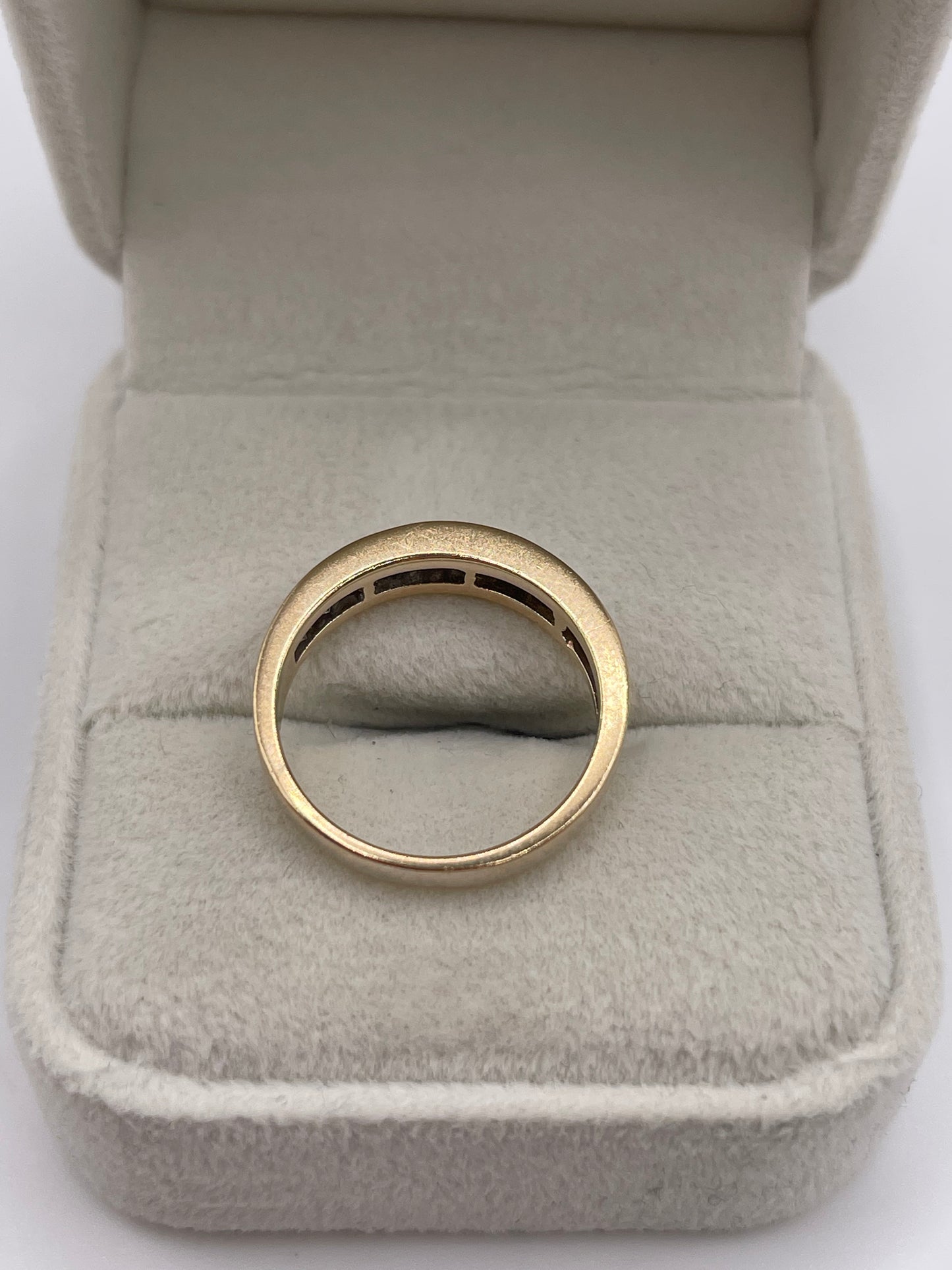 9ct gold diamond ring