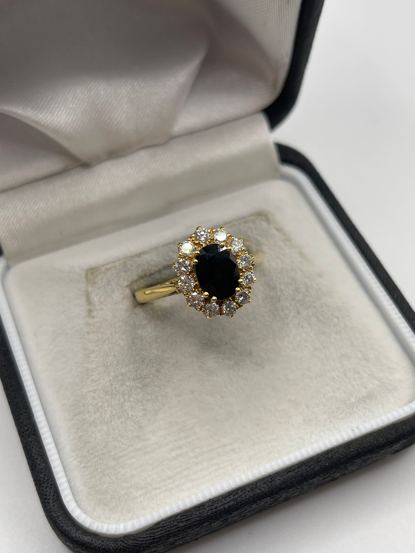 18ct gold sapphire and diamond ring